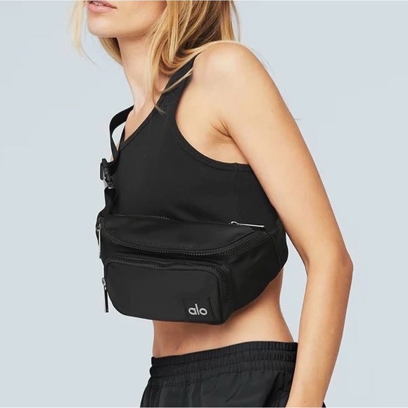 ALO Yoga Black Belt Bag - Picture 5 of 5